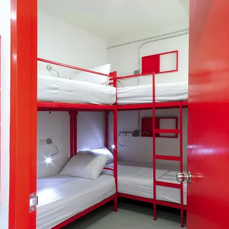 Jellybean Ezy Hostel Sathorn